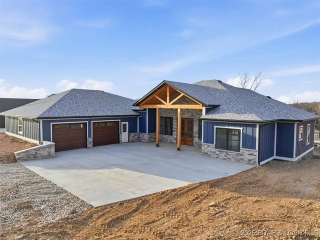 $825,000 | 31291 Los Breezes Circle, Rocky Mount, MO 65072