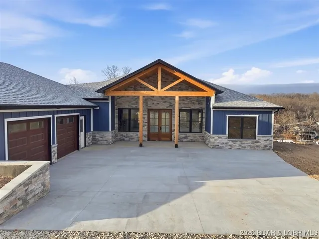 $825,000 | 31291 Los Breezes Circle, Rocky Mount, MO 65072