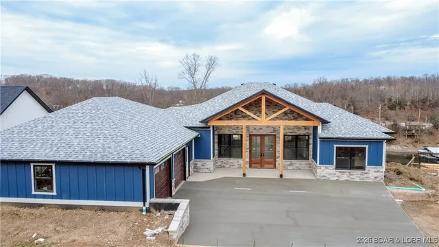 $825,000 | 31291 Los Breezes Circle, Rocky Mount, MO 65072