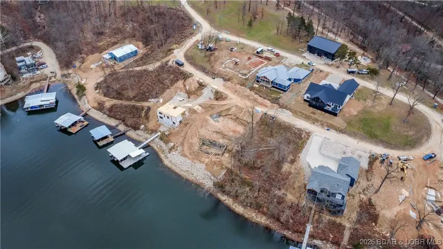 $825,000 | 31291 Los Breezes Circle, Rocky Mount, MO 65072