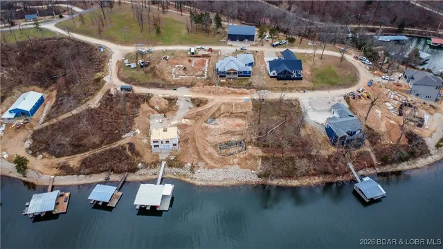 $825,000 | 31291 Los Breezes Circle, Rocky Mount, MO 65072