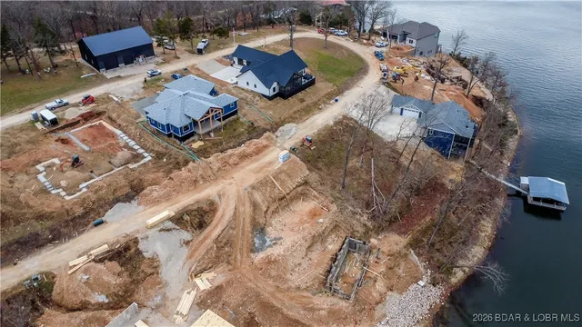 $825,000 | 31291 Los Breezes Circle, Rocky Mount, MO 65072