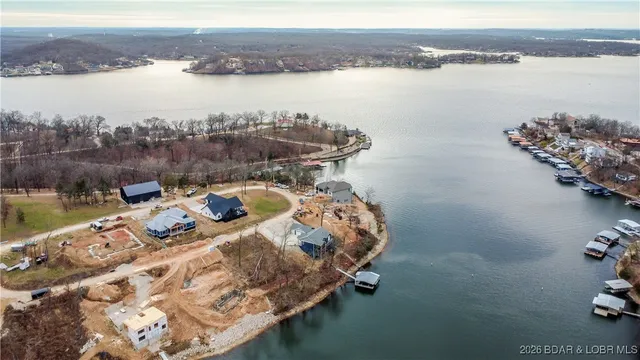 $825,000 | 31291 Los Breezes Circle, Rocky Mount, MO 65072