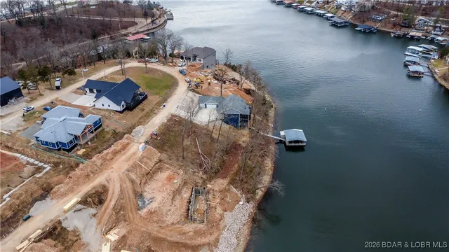 $825,000 | 31291 Los Breezes Circle, Rocky Mount, MO 65072