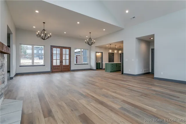 $825,000 | 31291 Los Breezes Circle, Rocky Mount, MO 65072