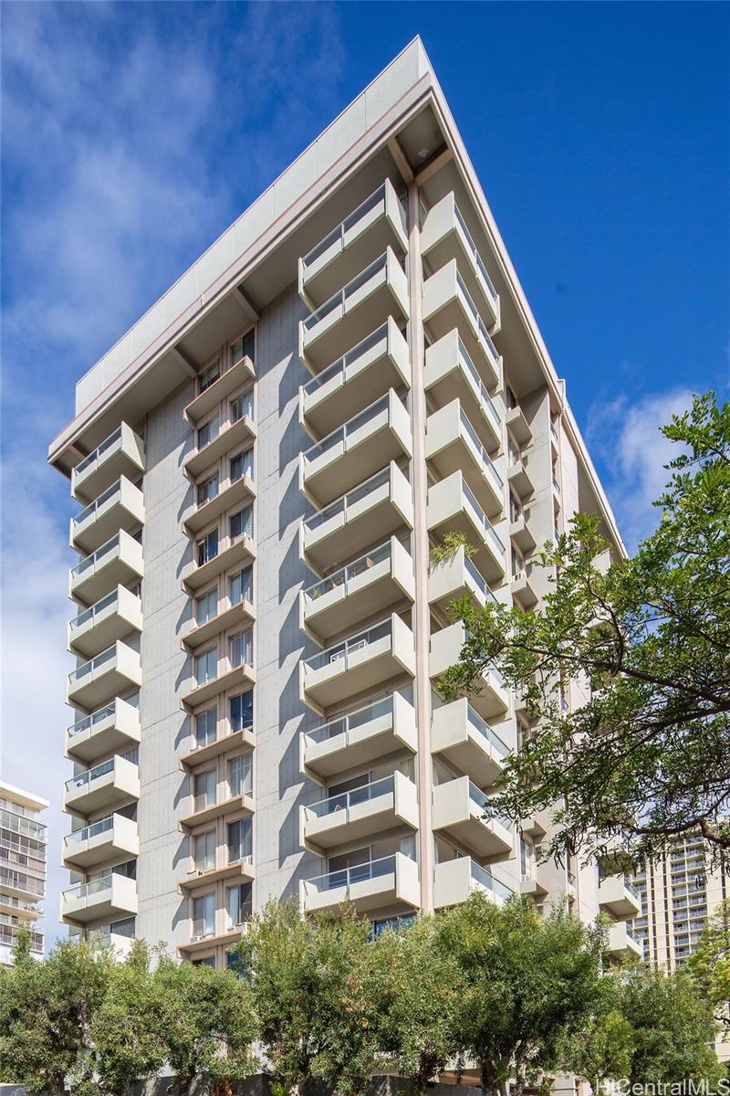 240 Makee Road, Unit 12C Honolulu, HI 96815 - Photo 17 of 21 The building