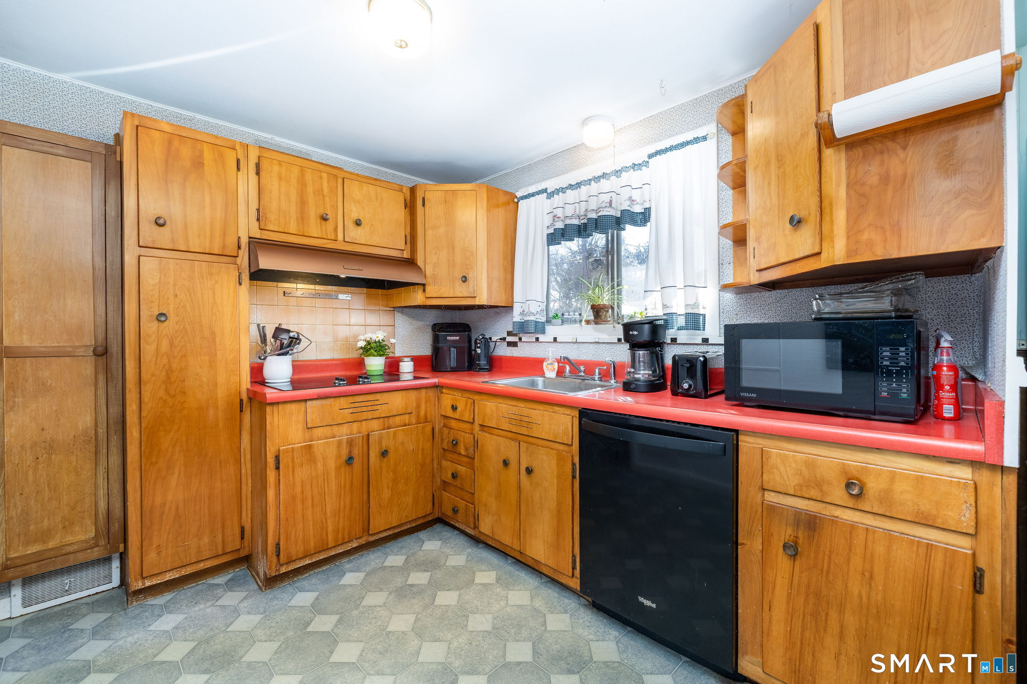 4 Lewis Street Simsbury, CT 06081 - Photo 14 of 30