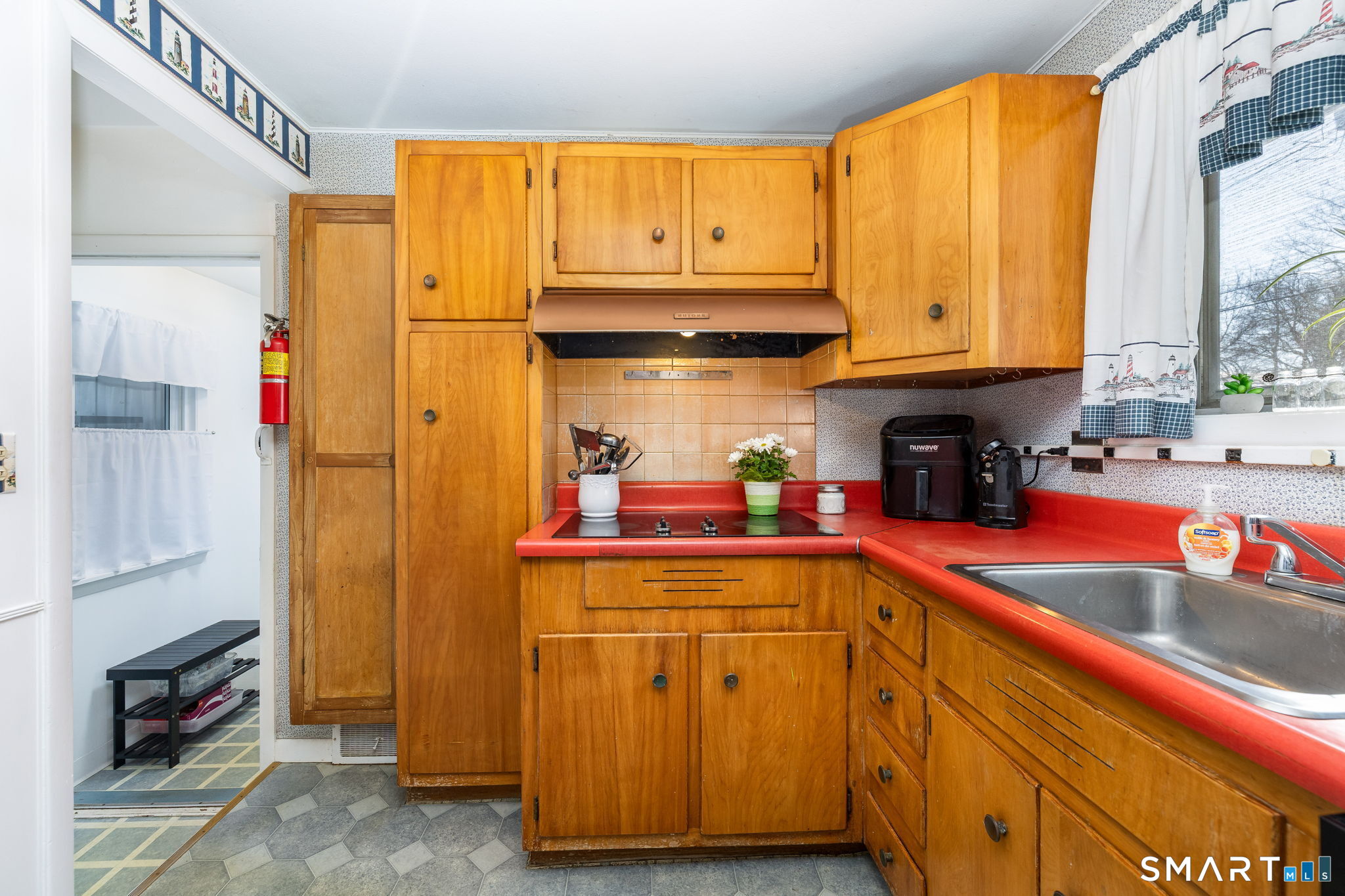 4 Lewis Street Simsbury, CT 06081 - Photo 16 of 30