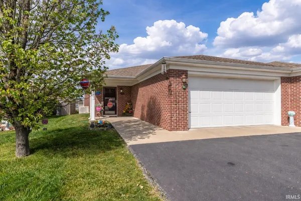 $259,900 | 7420 Megan Brooke Lane, Evansville, IN 47725