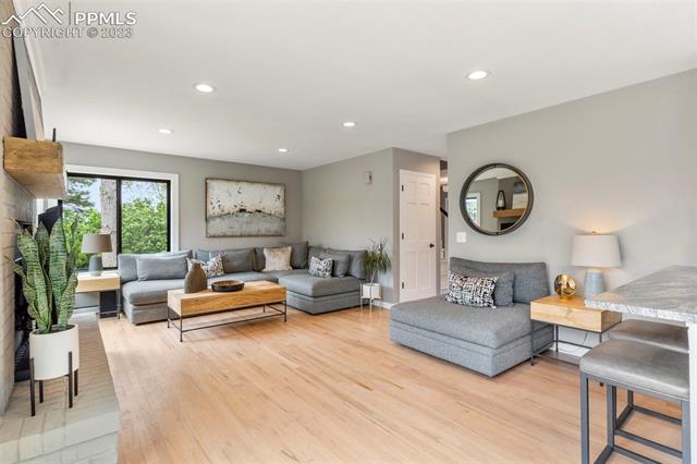 1664 Devils Point Highlands Ranch, CO 80126 - Photo 11 of 46 Gallery Image 11