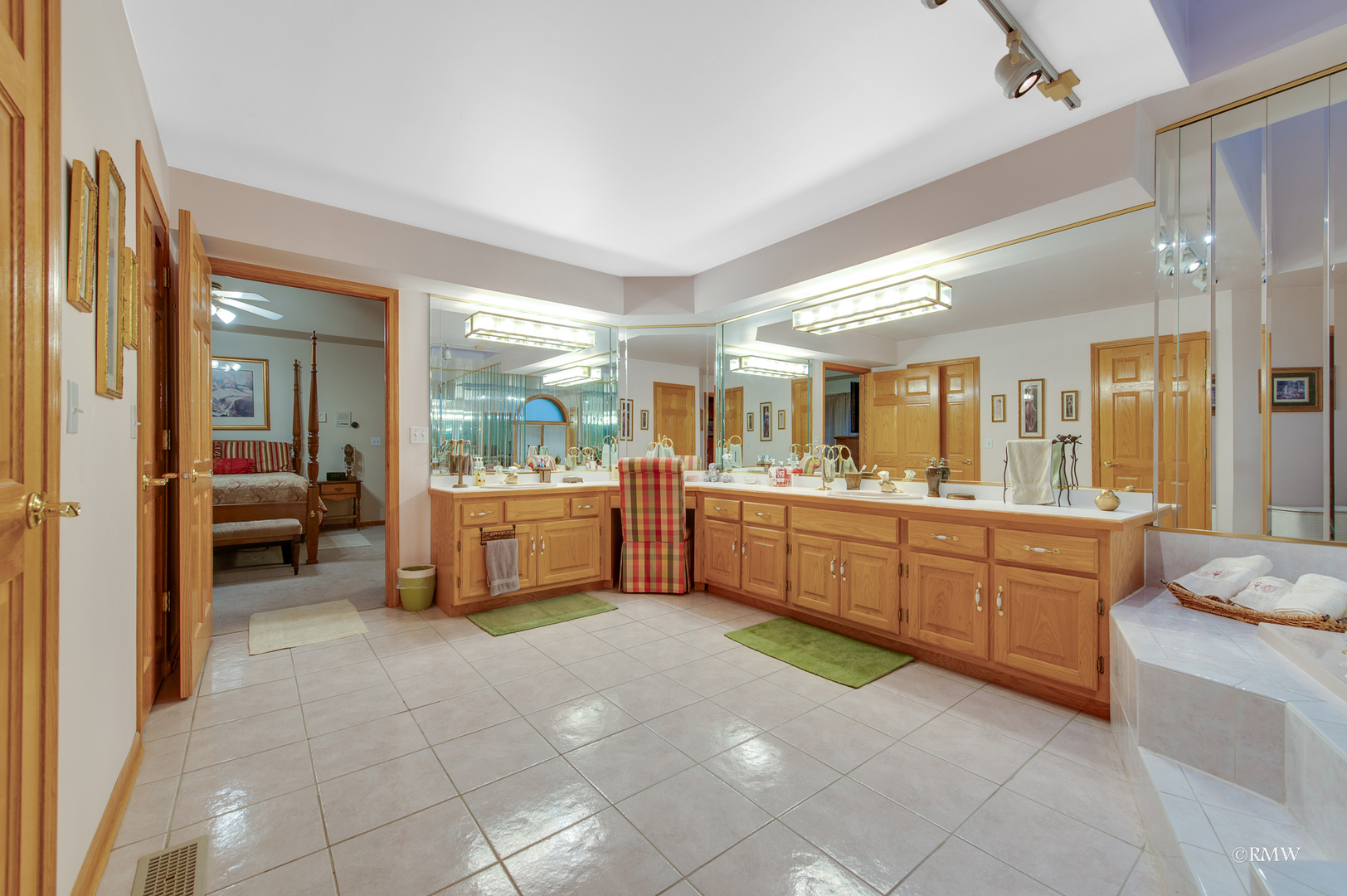 533 Ellsworth Avenue Addison, IL 60101 - Photo 27 of 35 Gallery Image 27