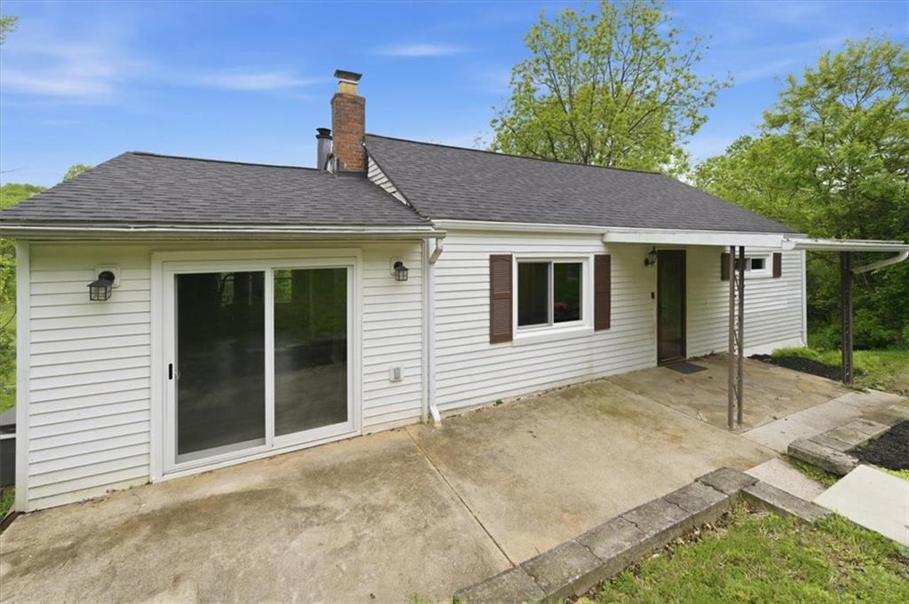 119 Planet Way McKees Rocks, PA 15136 - Photo 2 of 32