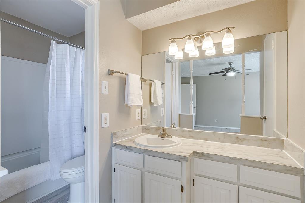 1812 Briar Run Benbrook, TX 76126 - Photo 16 of 30
