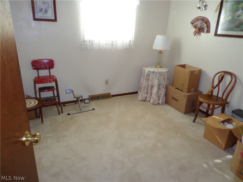 1064 Novak Road Grafton, OH 44044 - Photo 9 of 17 Gallery Image 9