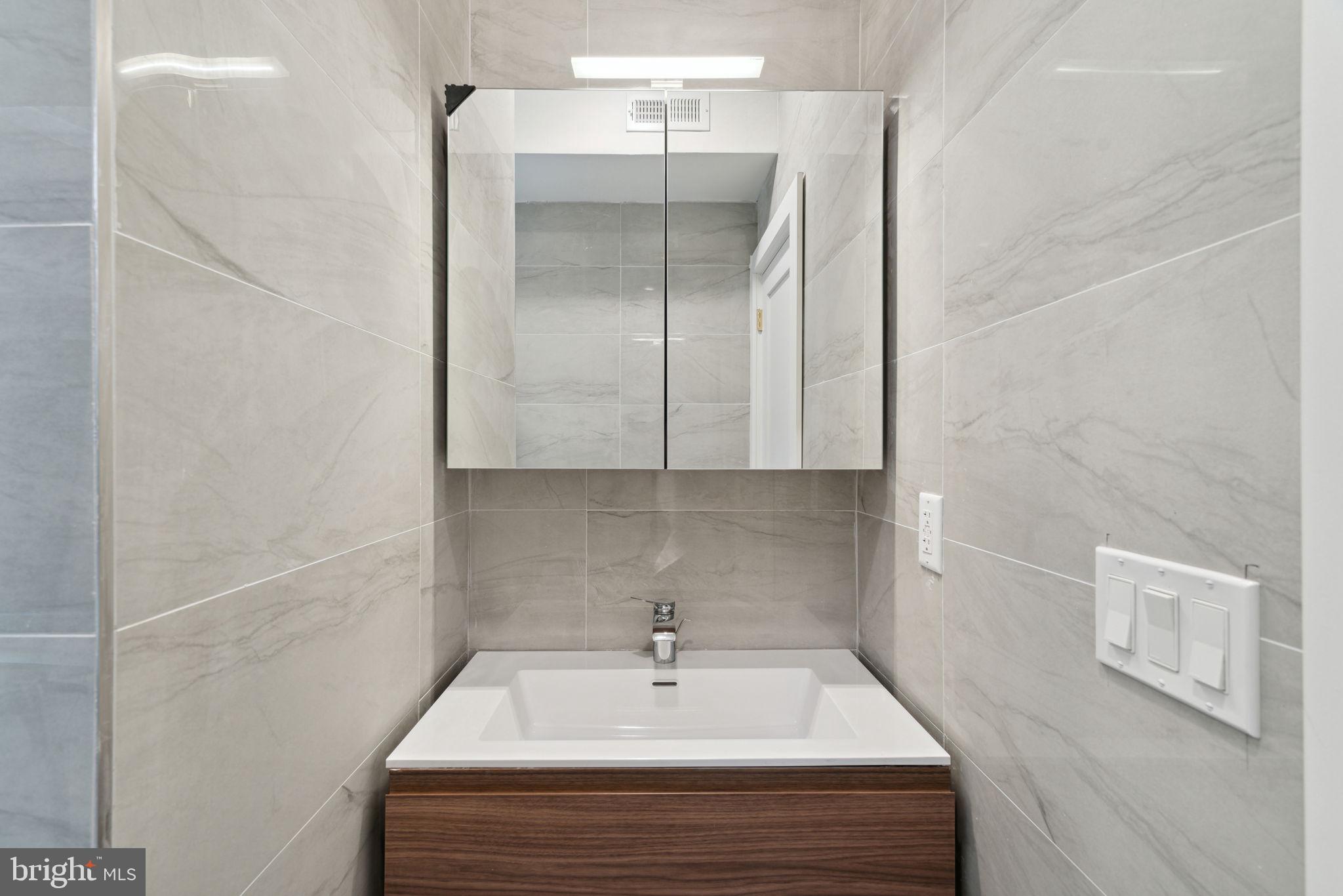1822 Chestnut Street, Unit 3R Philadelphia, PA 19103 - Photo 21 of 27