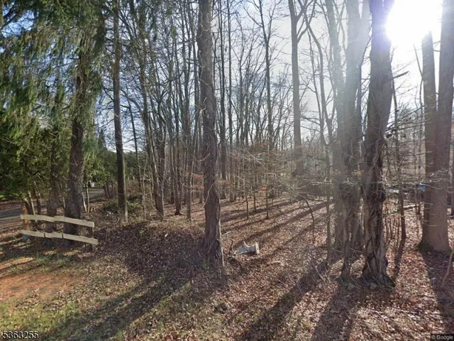 $89,900 | 96 Pier Lane, Fairfield, NJ 07004