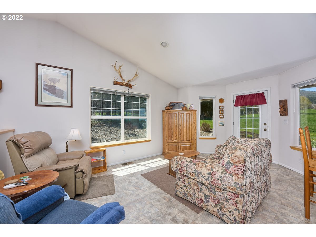 64978 Aspen Grove Road Enterprise, OR 97828 - Photo 8 of 25 Gallery Image 8