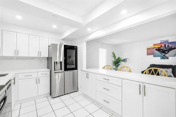 $4,200 | 2401 Collins Avenue, Unit 1906, Miami Beach, FL 33140