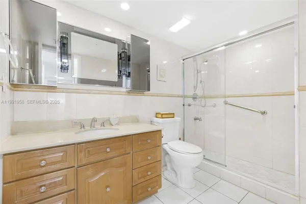 $4,200 | 2401 Collins Avenue, Unit 1906, Miami Beach, FL 33140