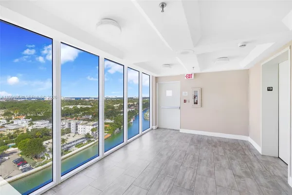 $4,200 | 2401 Collins Avenue, Unit 1906, Miami Beach, FL 33140