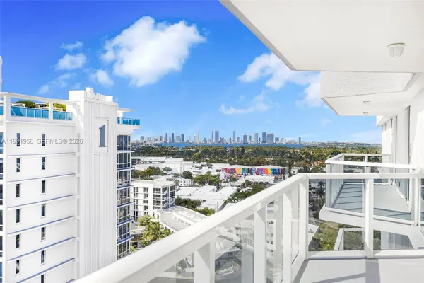 $4,200 | 2401 Collins Avenue, Unit 1906, Miami Beach, FL 33140