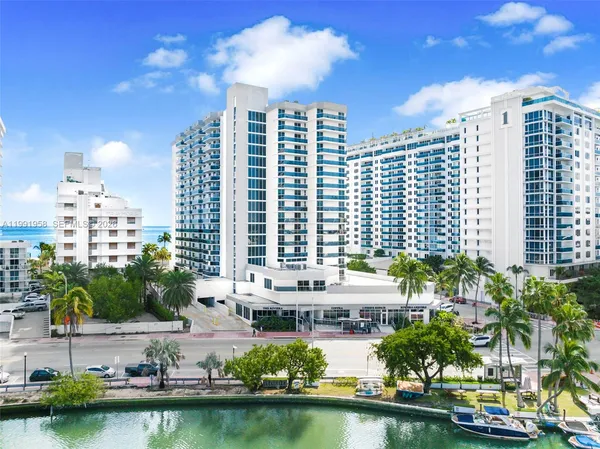 $4,200 | 2401 Collins Avenue, Unit 1906, Miami Beach, FL 33140