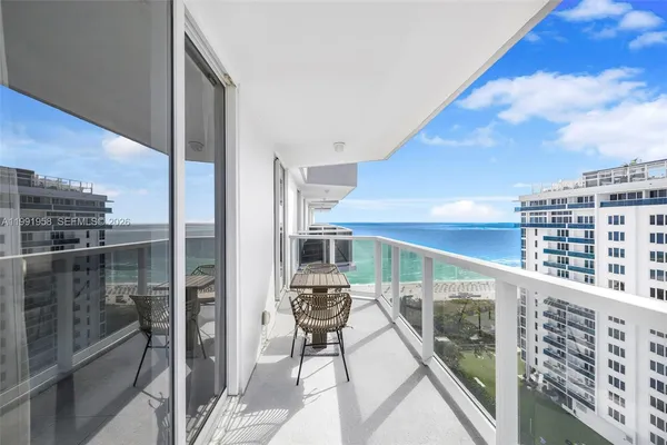 $4,200 | 2401 Collins Avenue, Unit 1906, Miami Beach, FL 33140