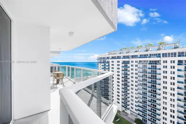 $4,200 | 2401 Collins Avenue, Unit 1906, Miami Beach, FL 33140