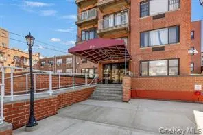 $799,000 | 87-14 57th Road, Unit PHA | Elmhurst