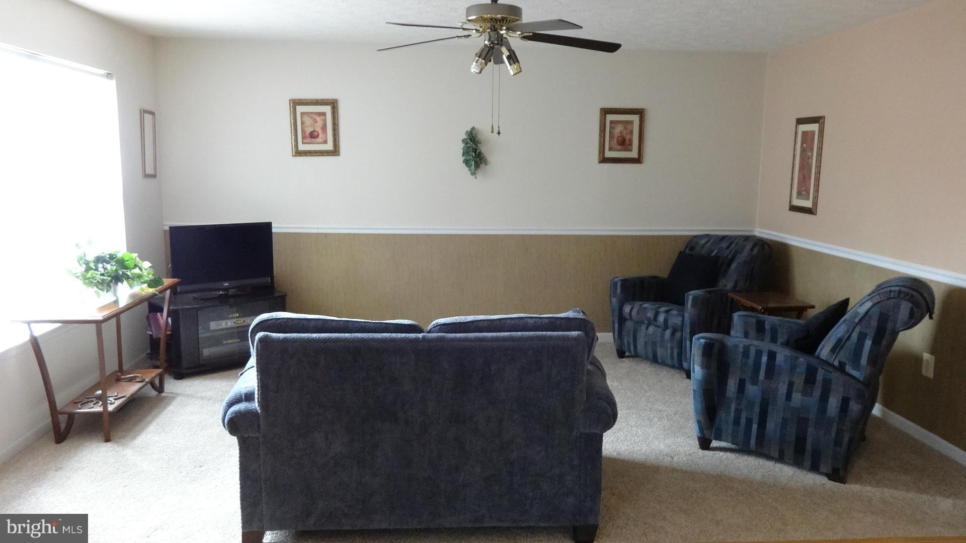 7201 Friendship Road Clinton, MD 20735 - Photo 11 of 25 Family Room