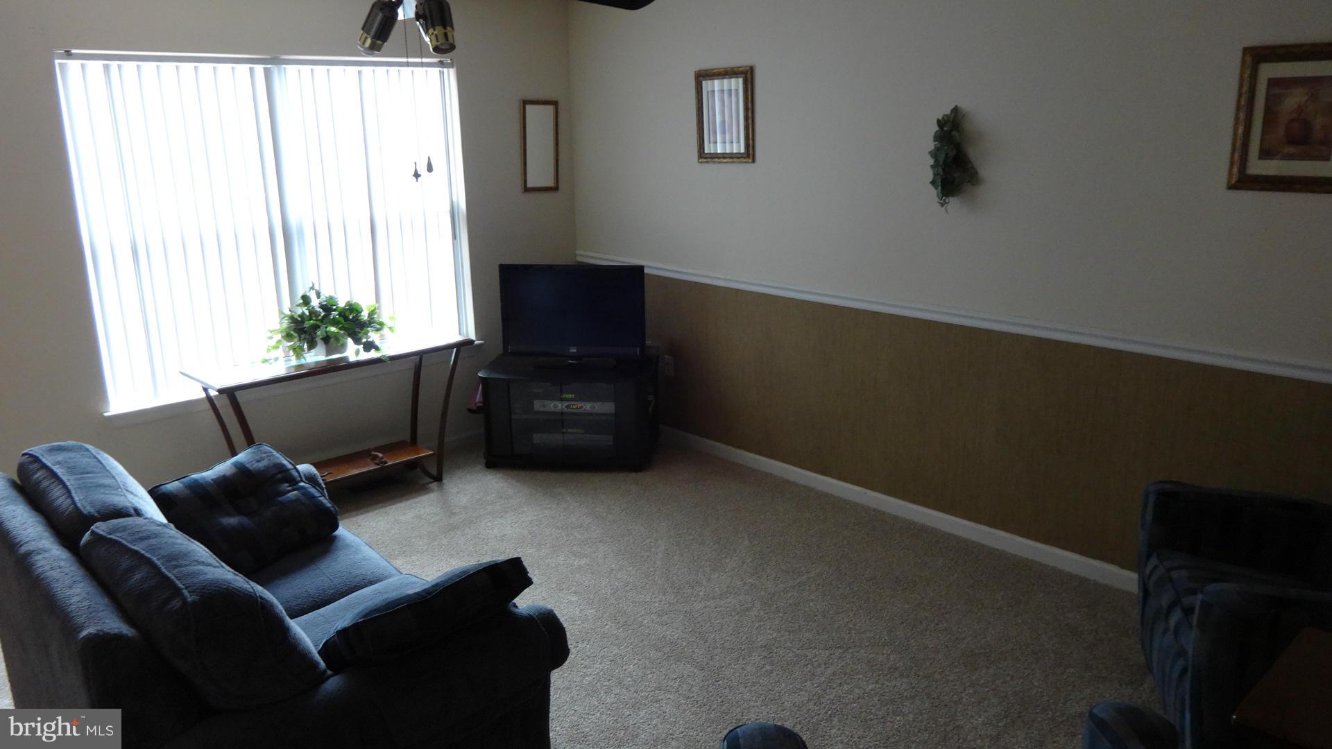 7201 Friendship Road Clinton, MD 20735 - Photo 12 of 25 Family Room