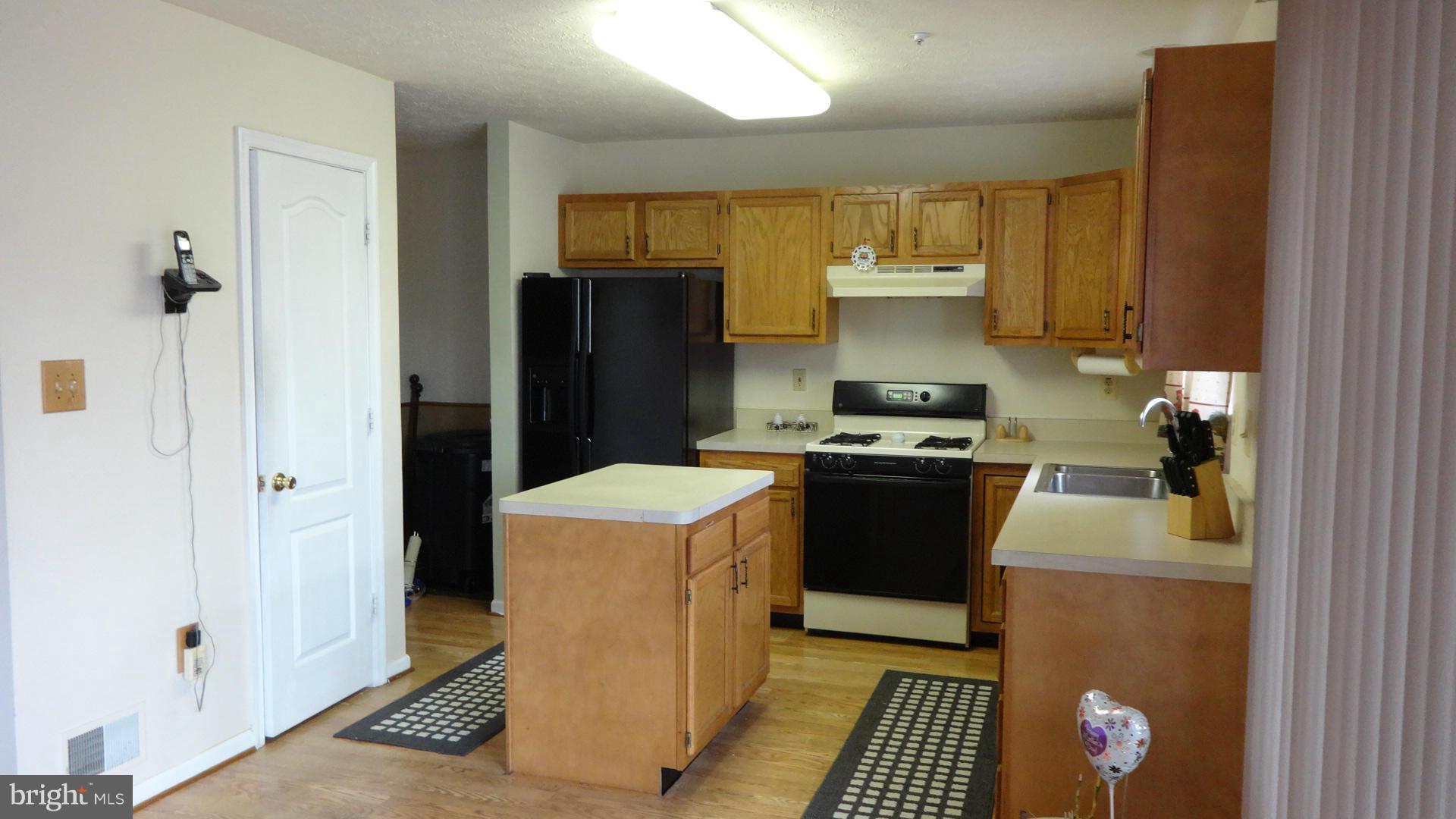 7201 Friendship Road Clinton, MD 20735 - Photo 6 of 25 Kitchen