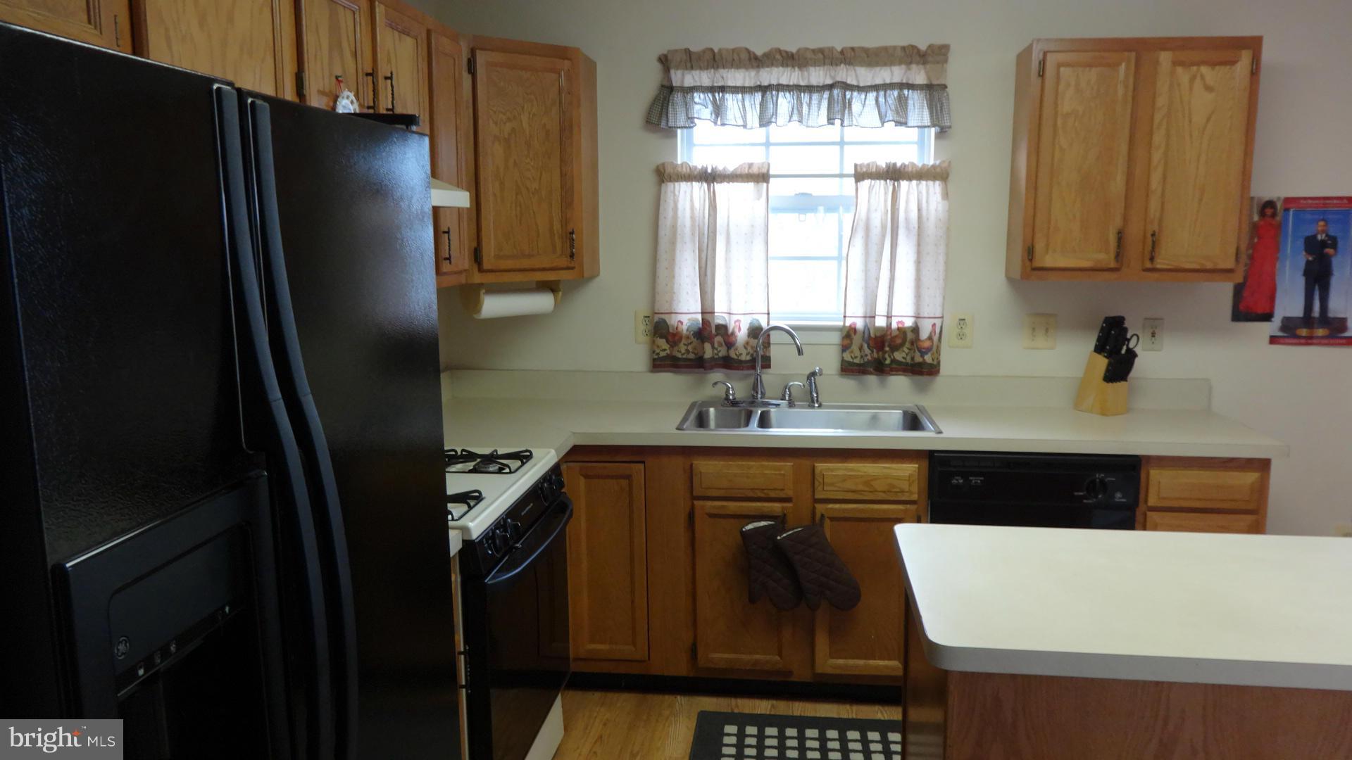 7201 Friendship Road Clinton, MD 20735 - Photo 10 of 25 Kitchen