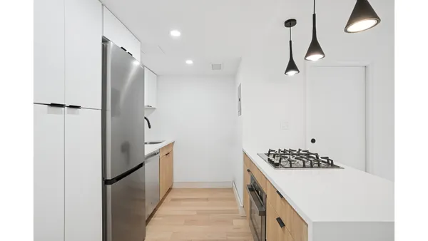 $4,300 | 321 East 48th Street, Unit 11F | Midtown East