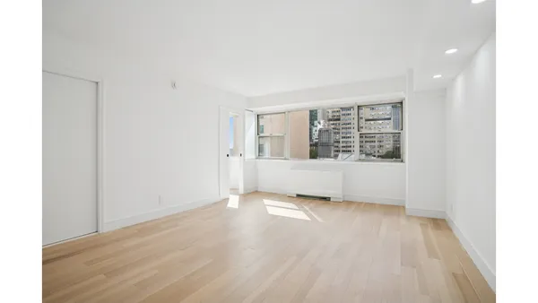 $4,300 | 321 East 48th Street, Unit 11F | Midtown East