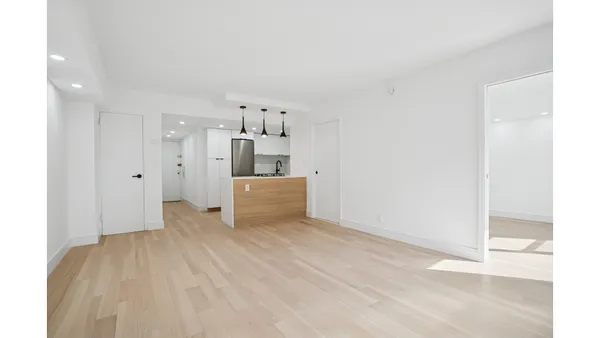 $4,300 | 321 East 48th Street, Unit 11F | Midtown East