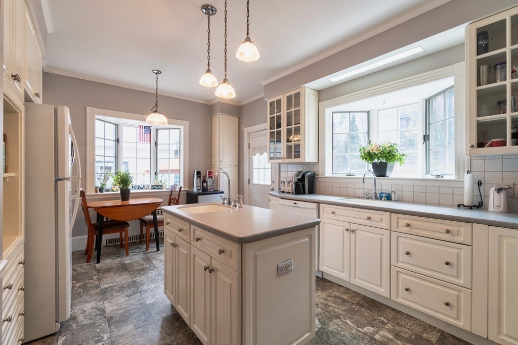32 Atherton Road Brookline, MA 02446 - Photo 13 of 25 Gallery Image 13