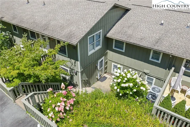 $475,000 | 214 Village Green, Unit B2, Blowing Rock, NC 28605
