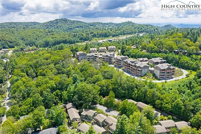 $475,000 | 214 Village Green, Unit B2, Blowing Rock, NC 28605