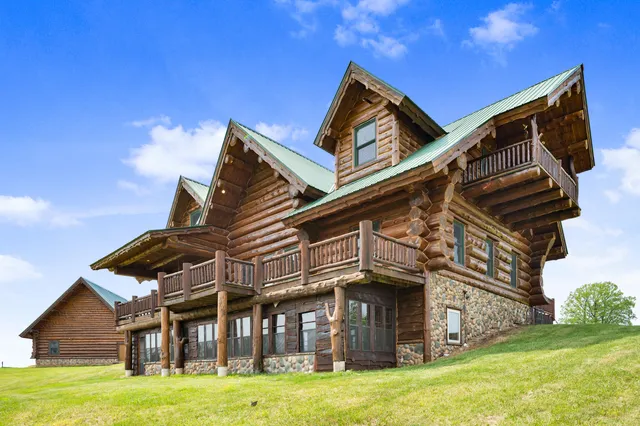 $1,100,000 | 4450 50th Avenue, Sears, MI 49679