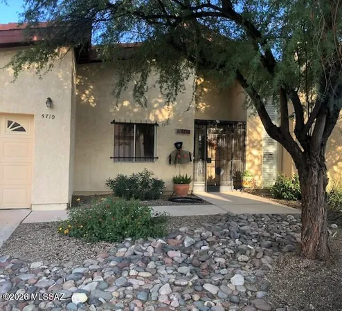 $2,600 | 5710 North Camino Del Sol, Tucson, AZ 85718