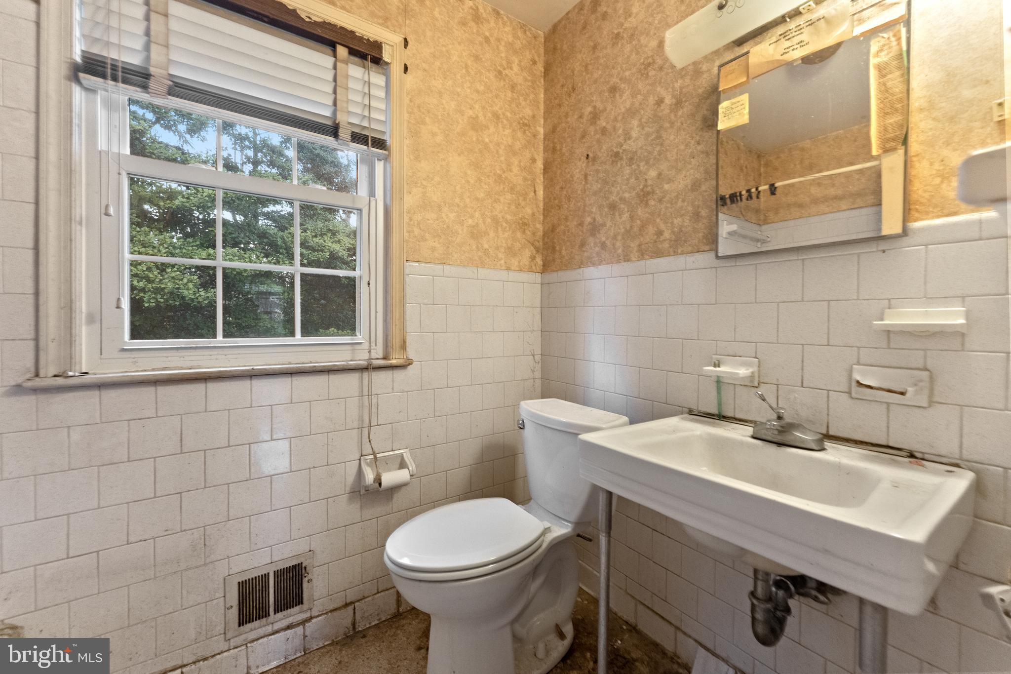 509 Finsbury Road Silver Spring, MD 20904 - Photo 16 of 26 Gallery Image 16