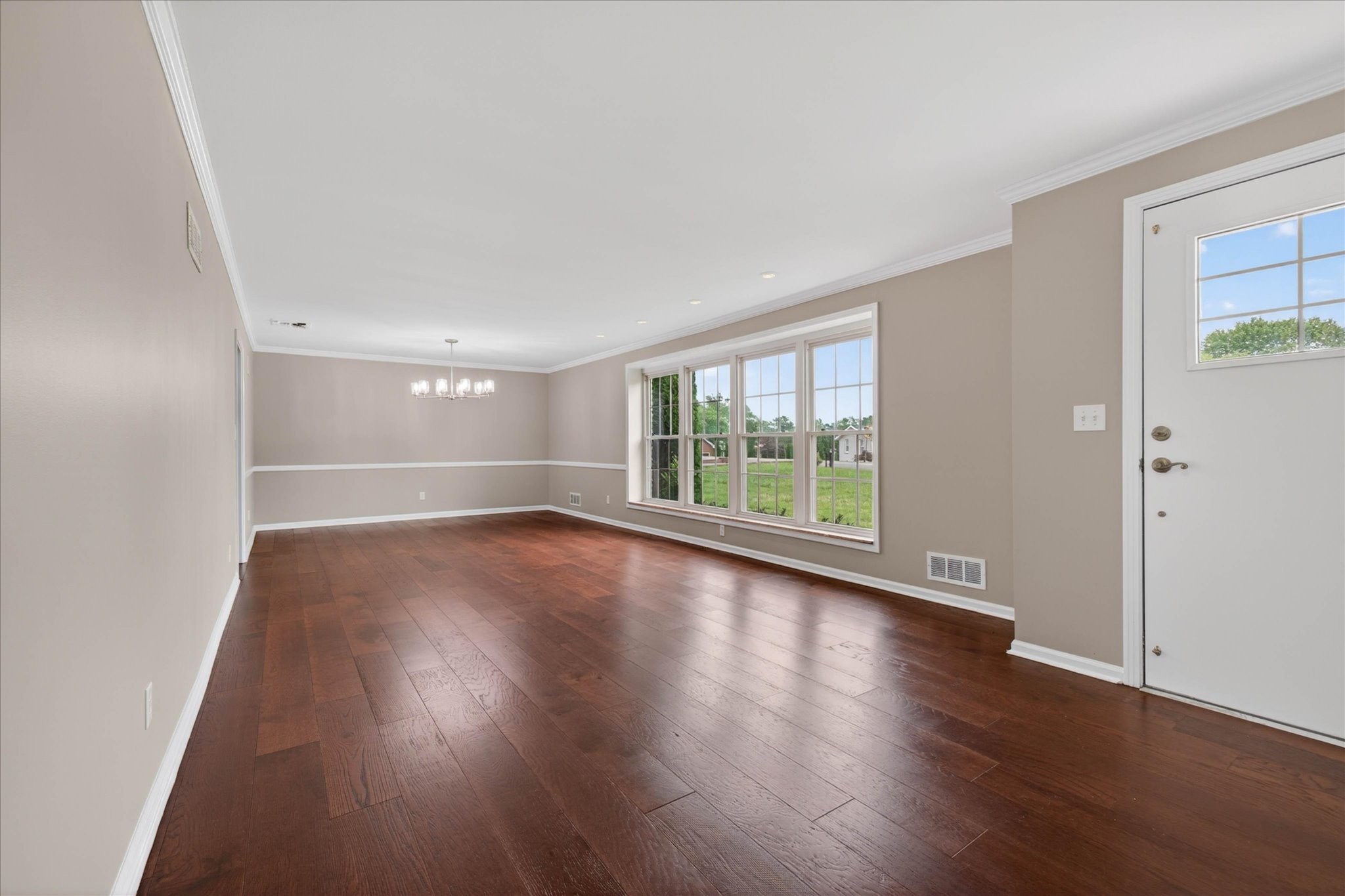 306 Locust Road Clarksville, TN 37043 - Photo 6 of 39