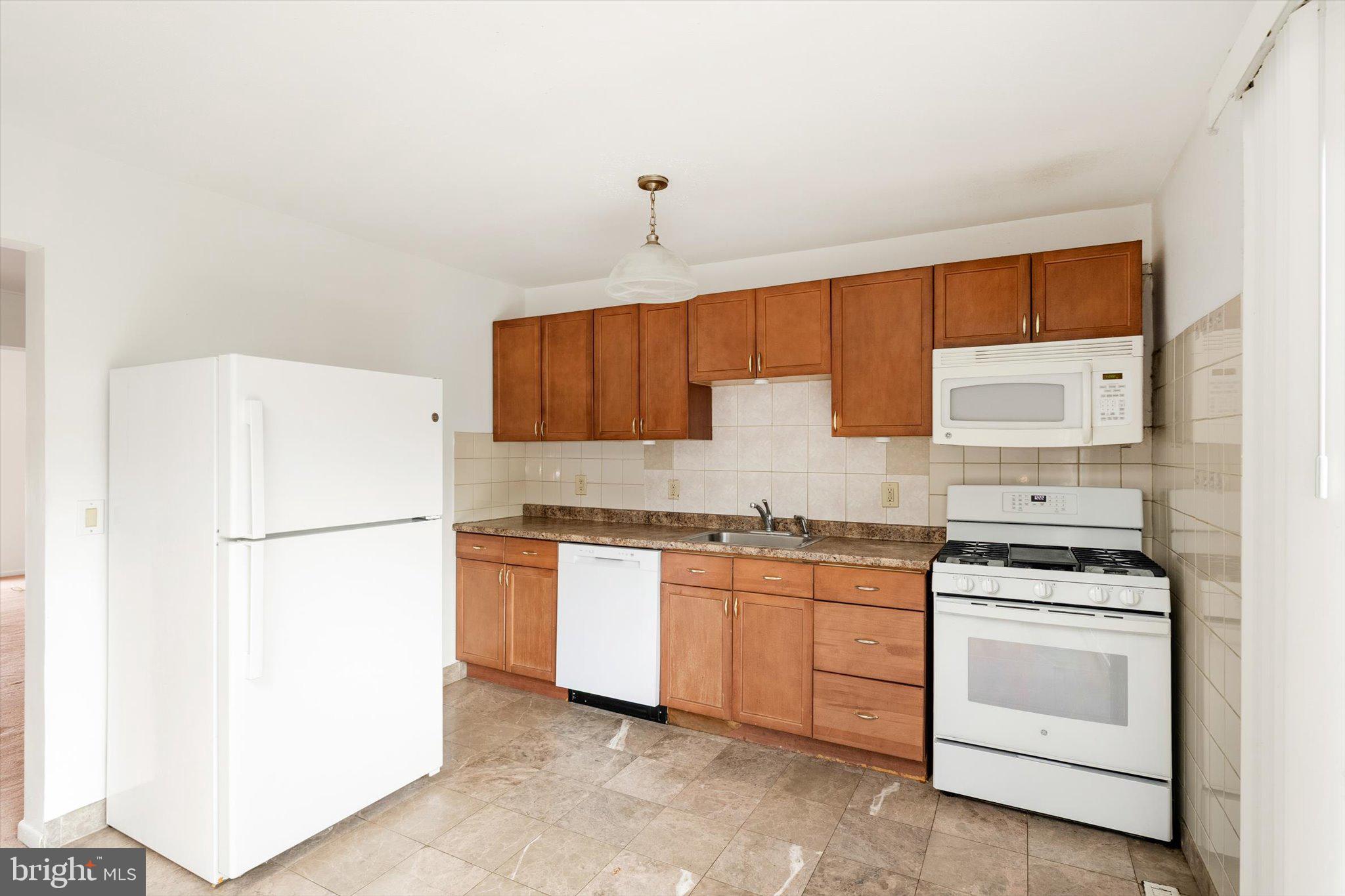 460 Fairfield Road East Windsor, NJ 08520 - Photo 8 of 23 Gallery Image 8