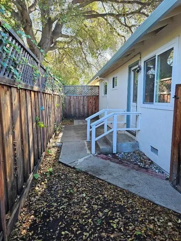 $2,900 | 282 Monroe Drive, Unit 1, Mountain View, CA 94040