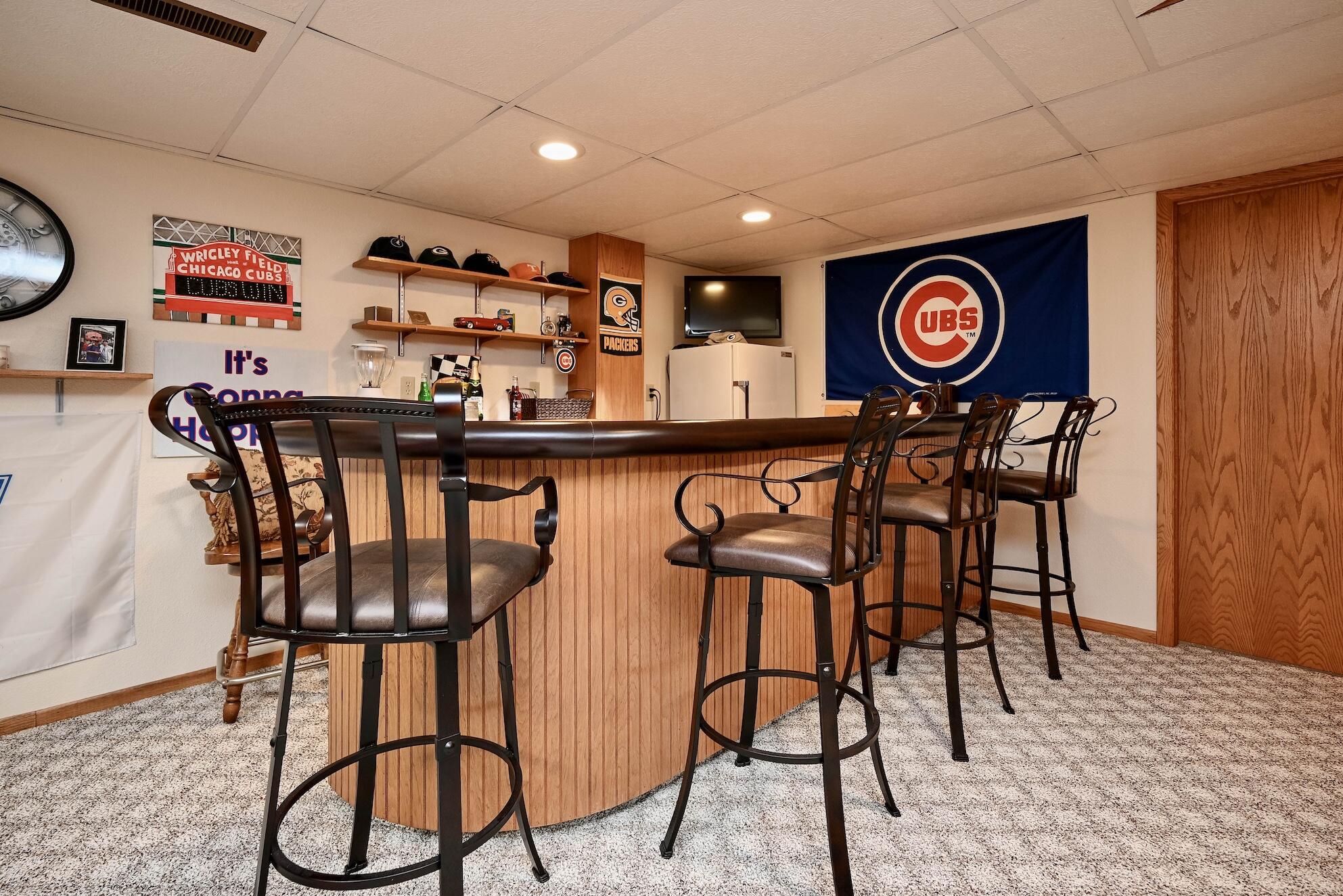 935 38th Avenue Goodview, MN 55987 - Photo 26 of 39 26 LL Bar Area