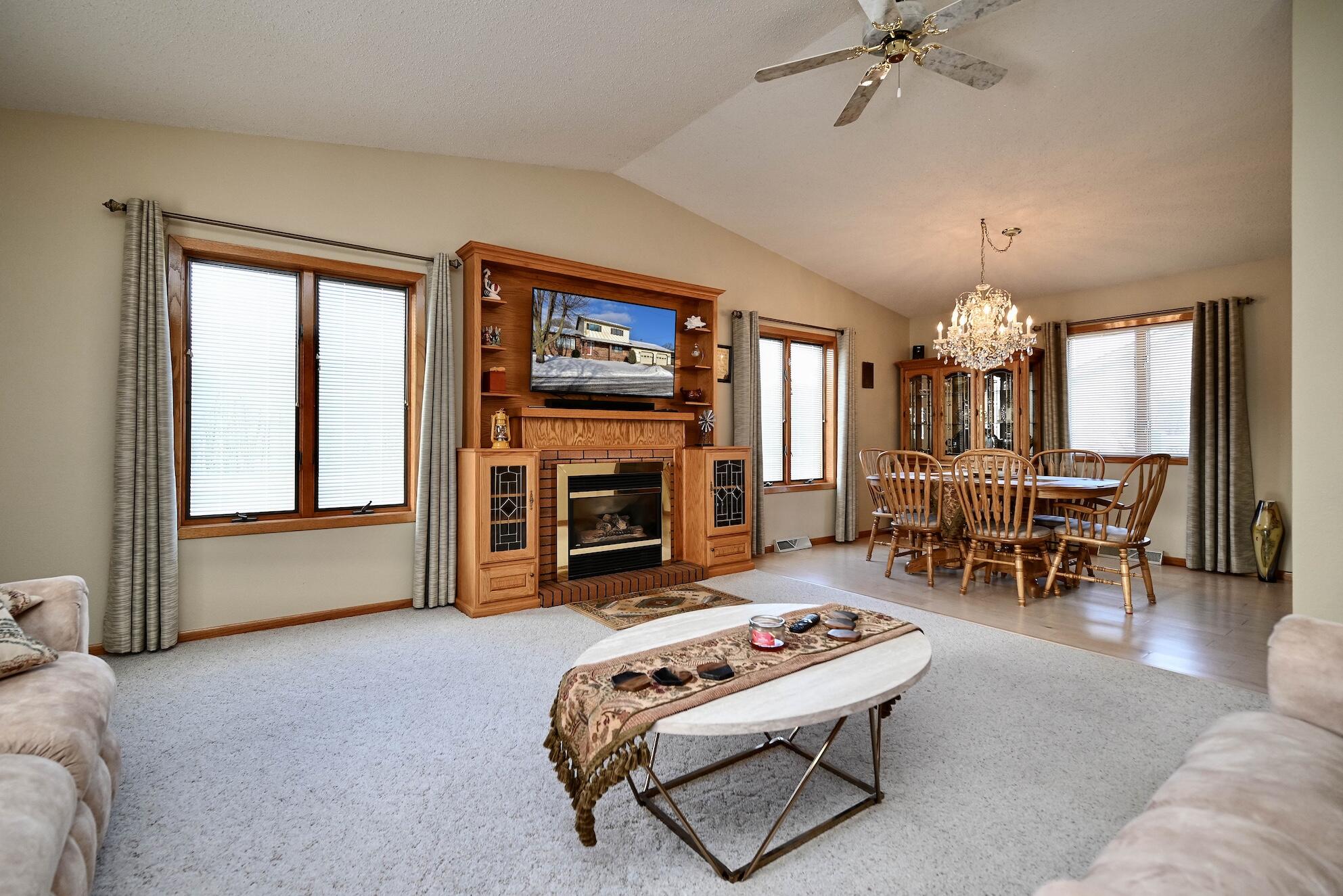 935 38th Avenue Goodview, MN 55987 - Photo 5 of 39 5 Living Room II
