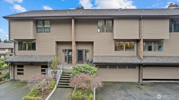 $425,000 | 10743 Glen Acres Drive South, Unit 10743, Seattle, WA 98168