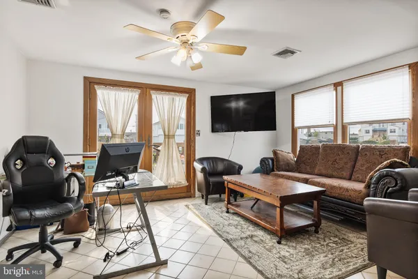 $499,000 | 8 South Captain Drive, Tuckerton, NJ 08087