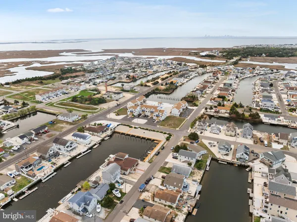 $499,000 | 8 South Captain Drive, Tuckerton, NJ 08087
